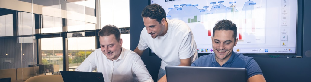 A working session on reporting with a client team
